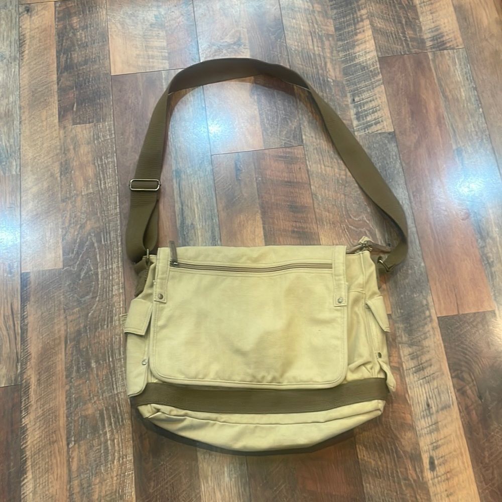 Vagabond traveler messenger bag (500)